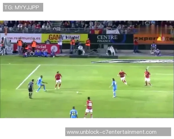 提升足球技能的全方位操练视频教学让你轻松掌握足球技巧与战术